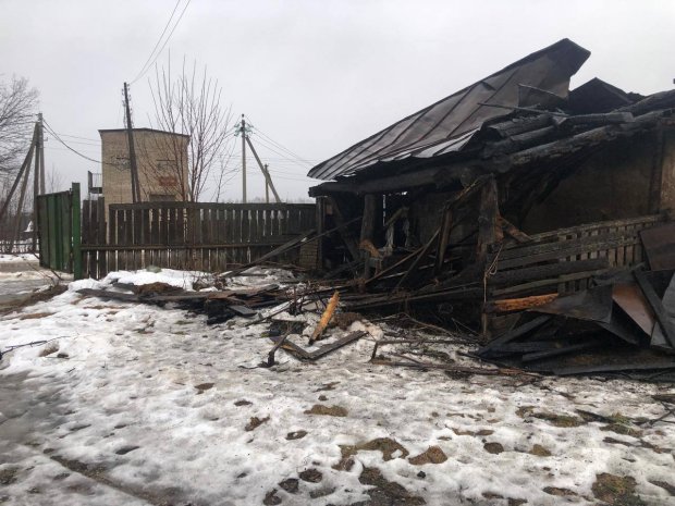 После очередного пожара на заброшенной пилораме в деревне Горки ничего не изменилось