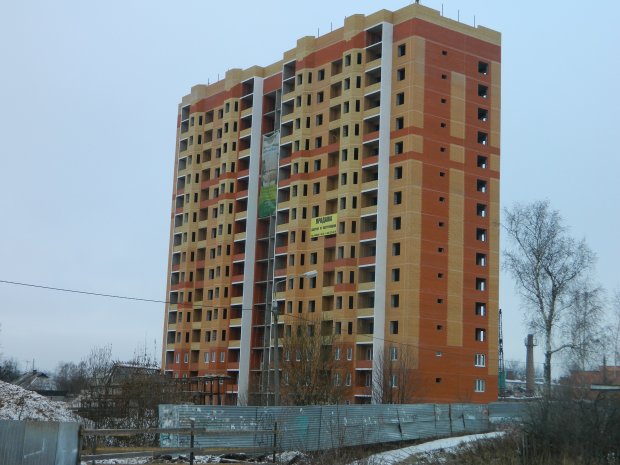 В Можайске опять обещают достроить дом на улице Локомотивной