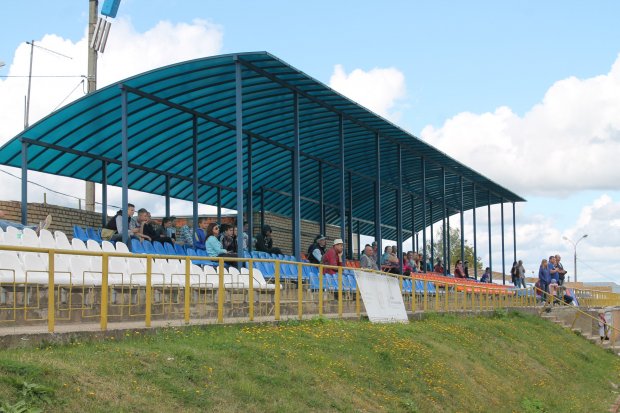 Футбольная команда из Можайска выиграла матч на домашнем стадионе