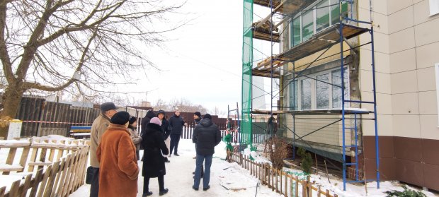 Надзорные органы выявили нарушения в ходе капремонта фасада дома в Можайске