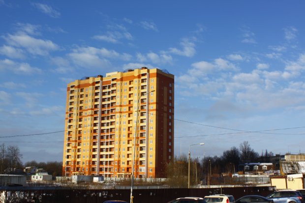 Готовый на 95% дом на Локомотивной улице в Можайске достроят за рекордные 545 млн рублей