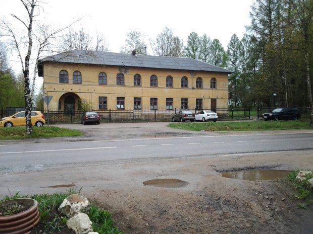 В Уваровке снесут старый корпус больницы