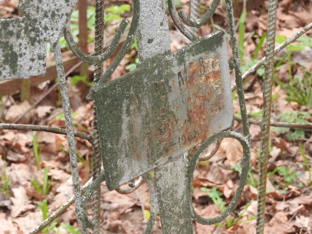 Жители Можайского округа обеспокоены постоянными кражами с кладбищ