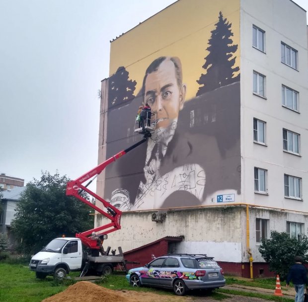 Портрет погибшего в 1941 году директора средней школы появится на фасаде дома в Можайске
