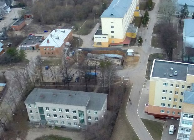 Недостроенное здание аптеки на территории Больничного городка в Можайске продадут за 5 млн рублей 