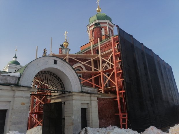  В Можайском округе продолжается реставрация трапезной Спасо-Бородинского монастыря 